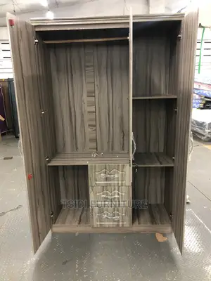 Quality Three Door Wardrobe