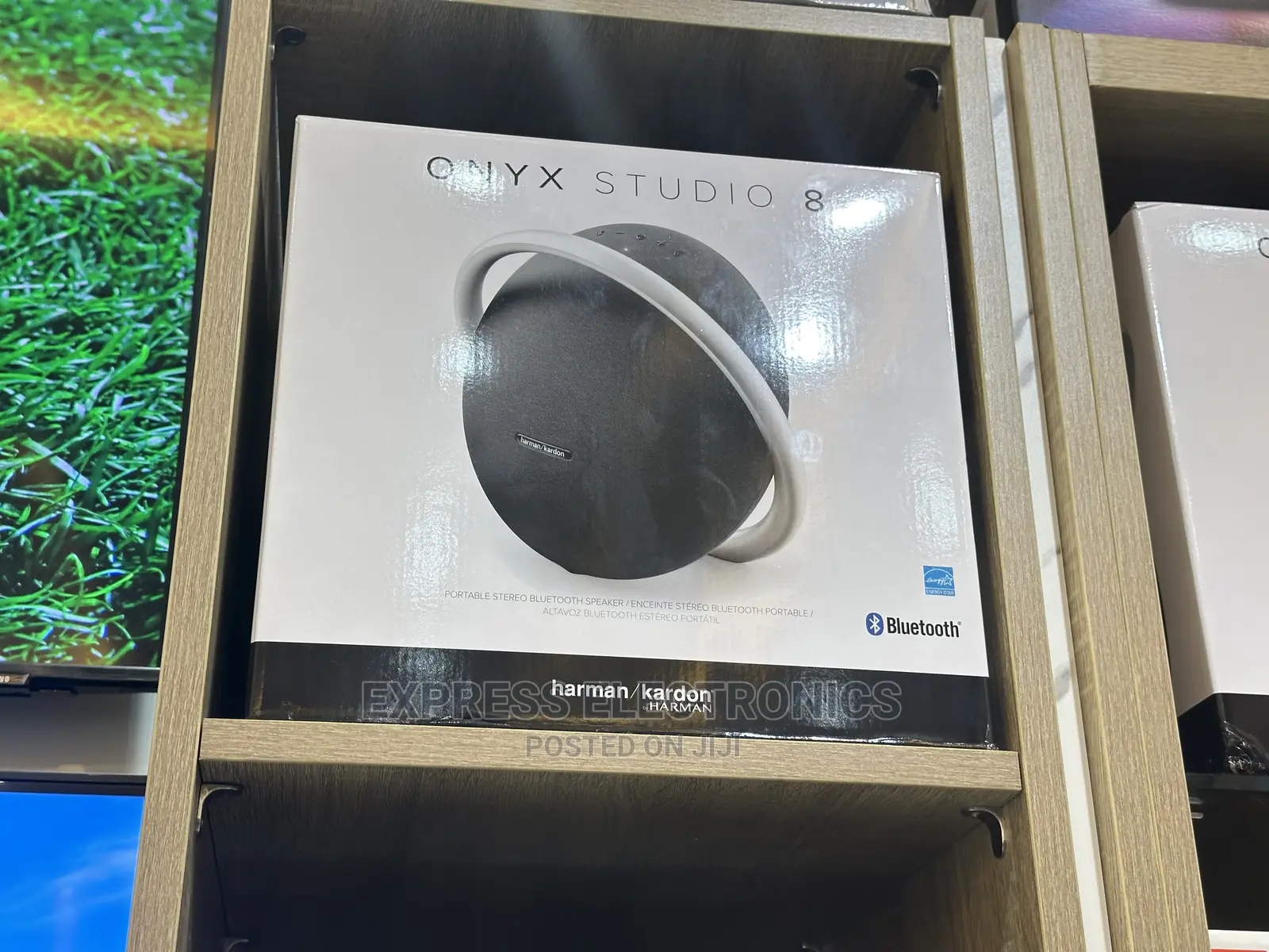Creat Your Own Vibes With Harman Kardon Onyx Studio 8