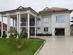 8bdrm Mansion in Hilltop, Kumasi Metropolitan for sale