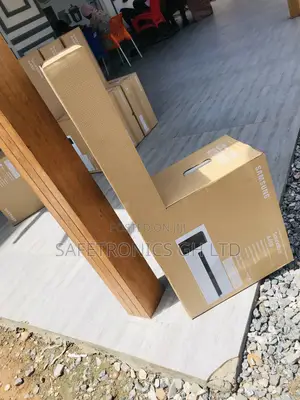 2.1ch 300W Samsung HW-A450 Bluetooth Soundbar 