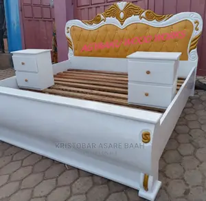 Beautiful King's Bed With Drawers