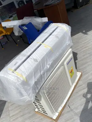 High Quality Samsung Slipt Air Conditioner in Stock(2.5HP)