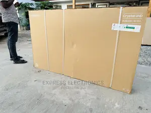 Glossy Slim UHD Samsung 75”Bu8100