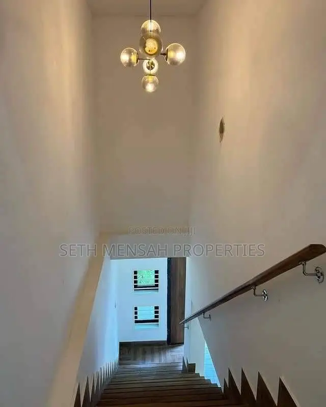 4bdrm Bungalow in Oyarifa for sale