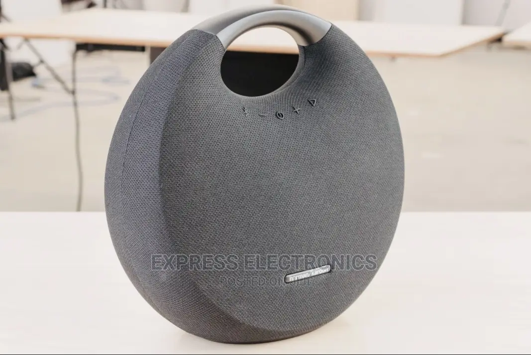 Creat Your Own Vibes With Onyx 6 Studio Speaker