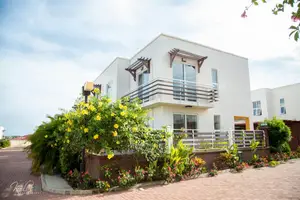4bdrm Townhouse / Terrace in Pelikan Place, Cantonments for rent