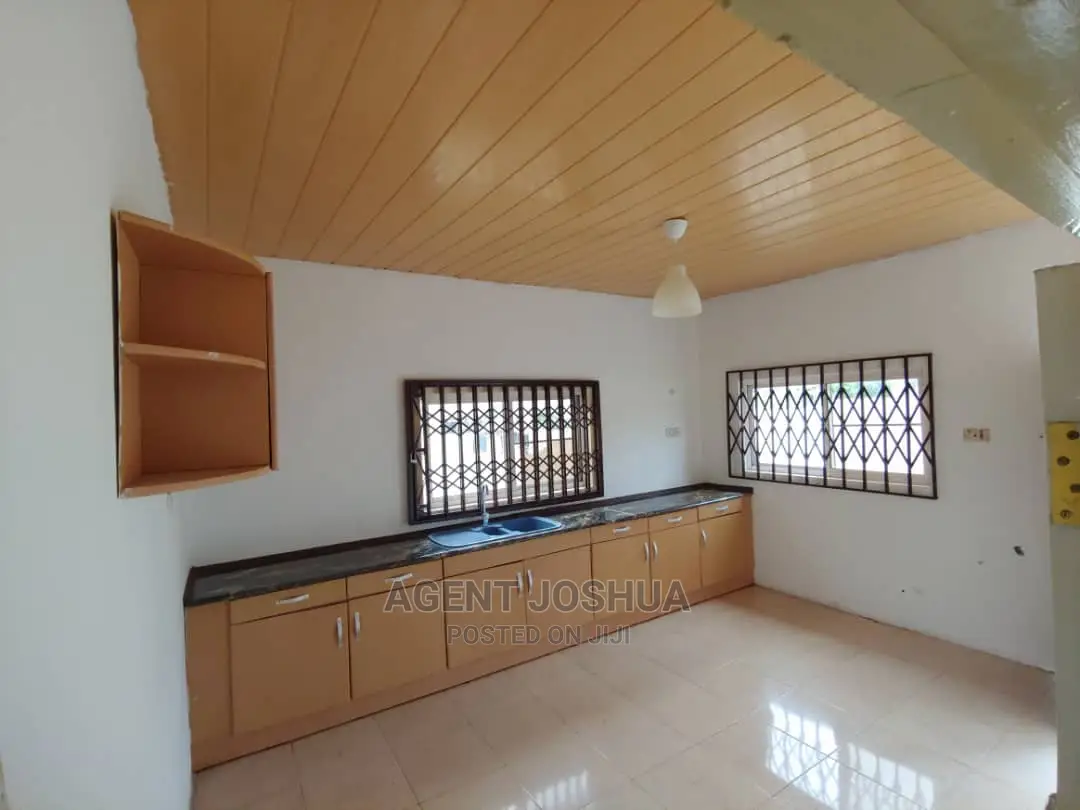 3bdrm House in Manet Court Estate, Spintex for rent