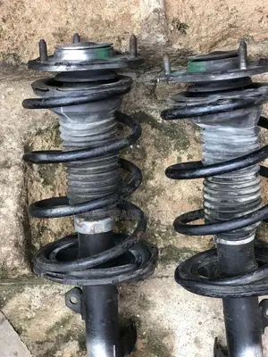Toyota Matrix 2009 Front Shock Absorbers
