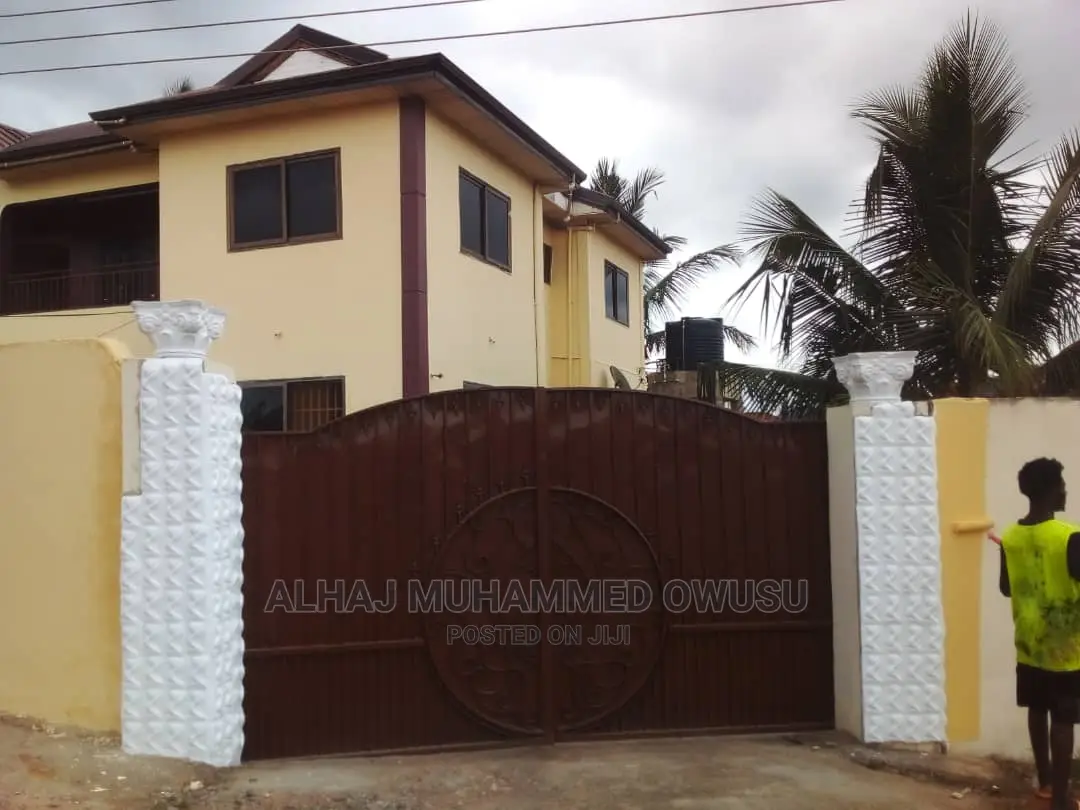 2bdrm Townhouse / Terrace in Pokuase for rent