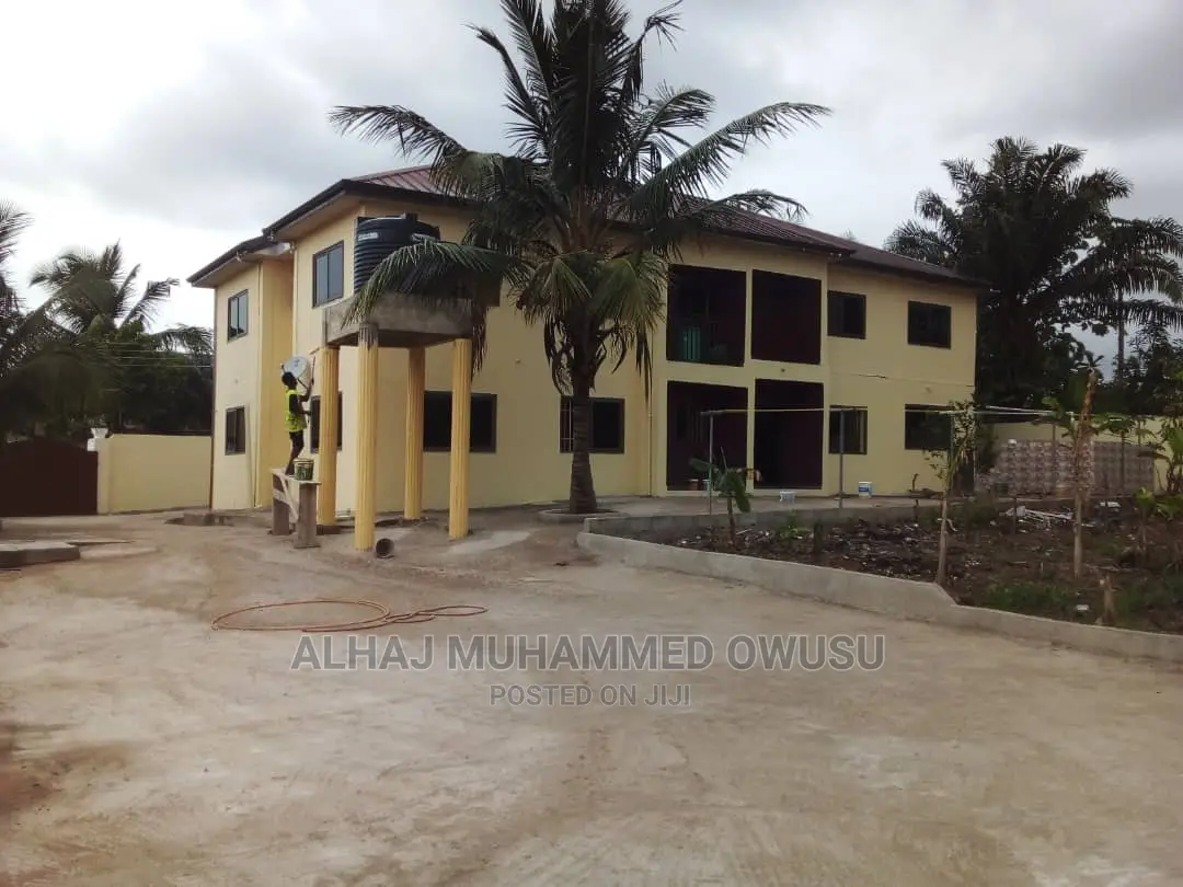 2bdrm Townhouse / Terrace in Pokuase for rent