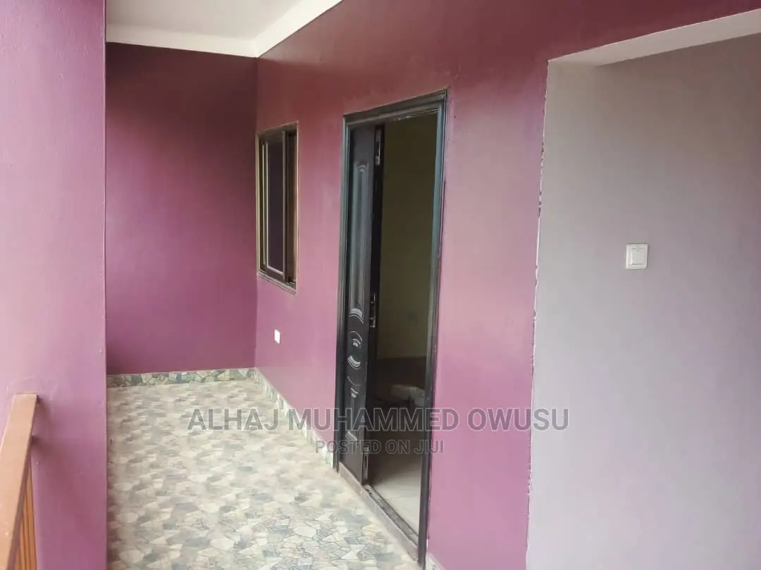 2bdrm Townhouse / Terrace in Pokuase for rent