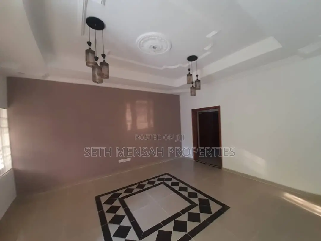 3bdrm House in Ashomang Estate for sale