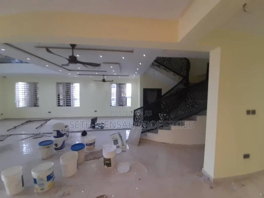 4bdrm House in Achimota for sale