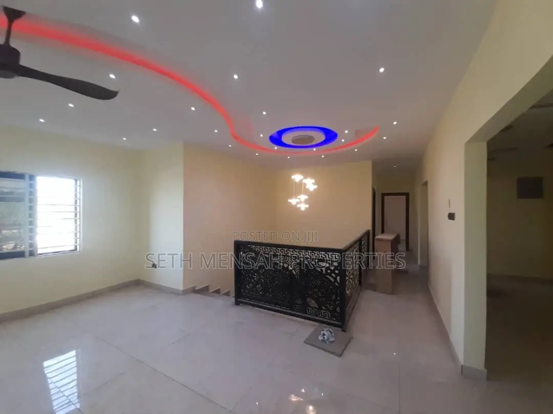 4bdrm House in Achimota for sale