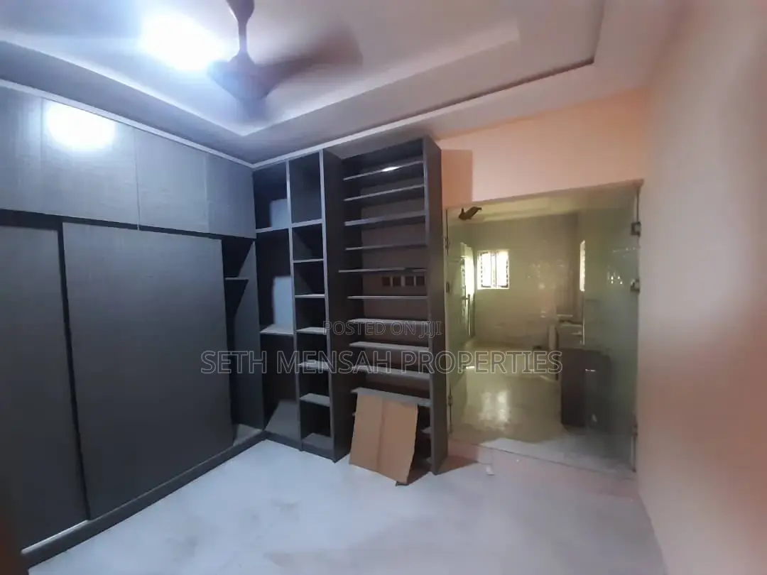 4bdrm House in Achimota for sale