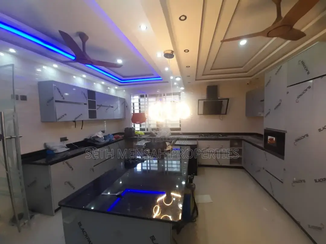 4bdrm House in Achimota for sale