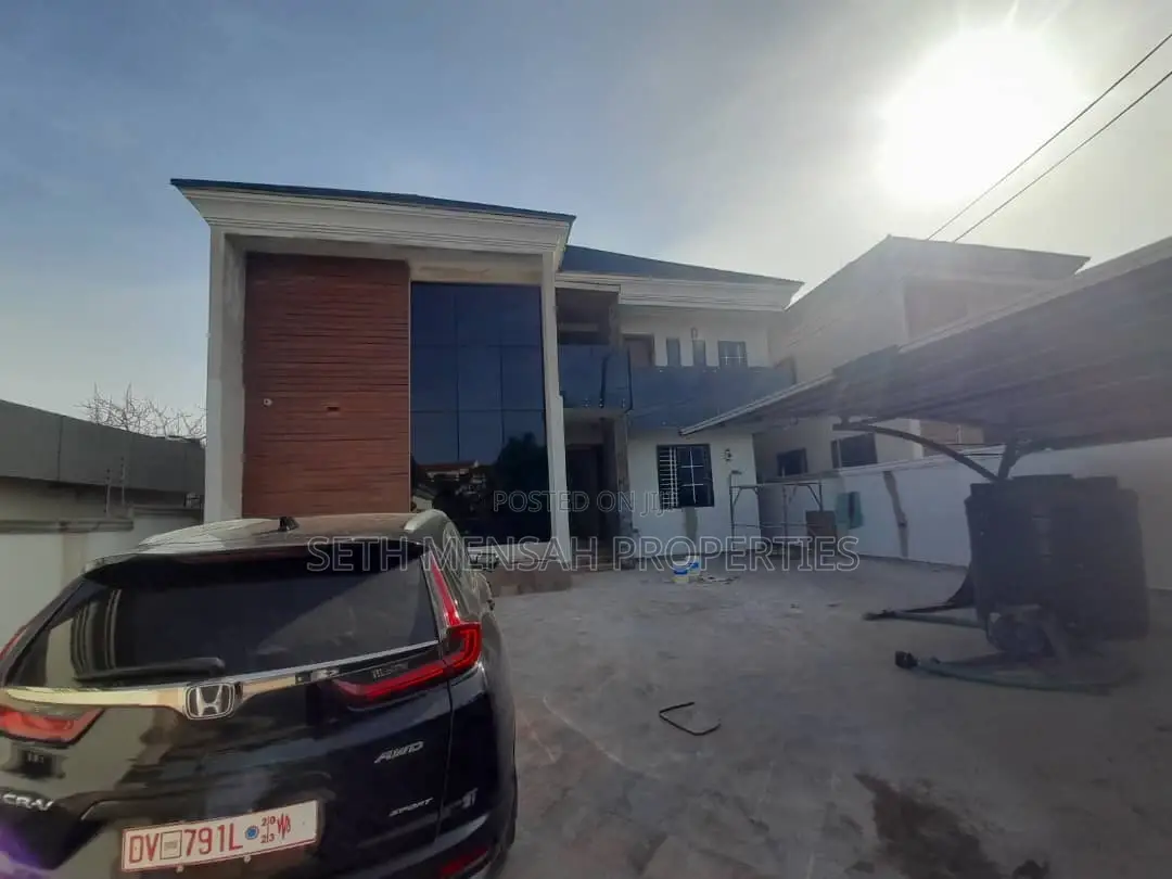 4bdrm House in Achimota for sale