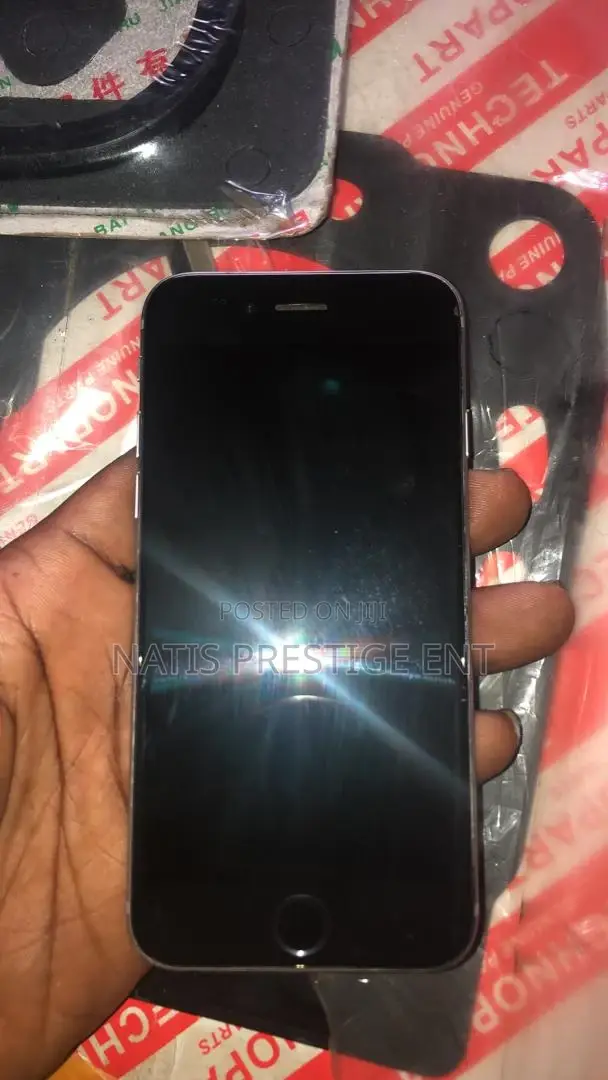 Apple iPhone 6s 64 GB Gray