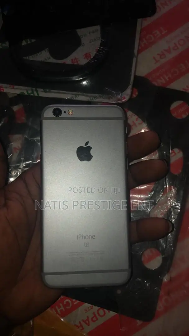 Apple iPhone 6s 64 GB Gray