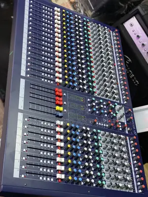 Soundcraft Lx7 Mixer (24 Channel)