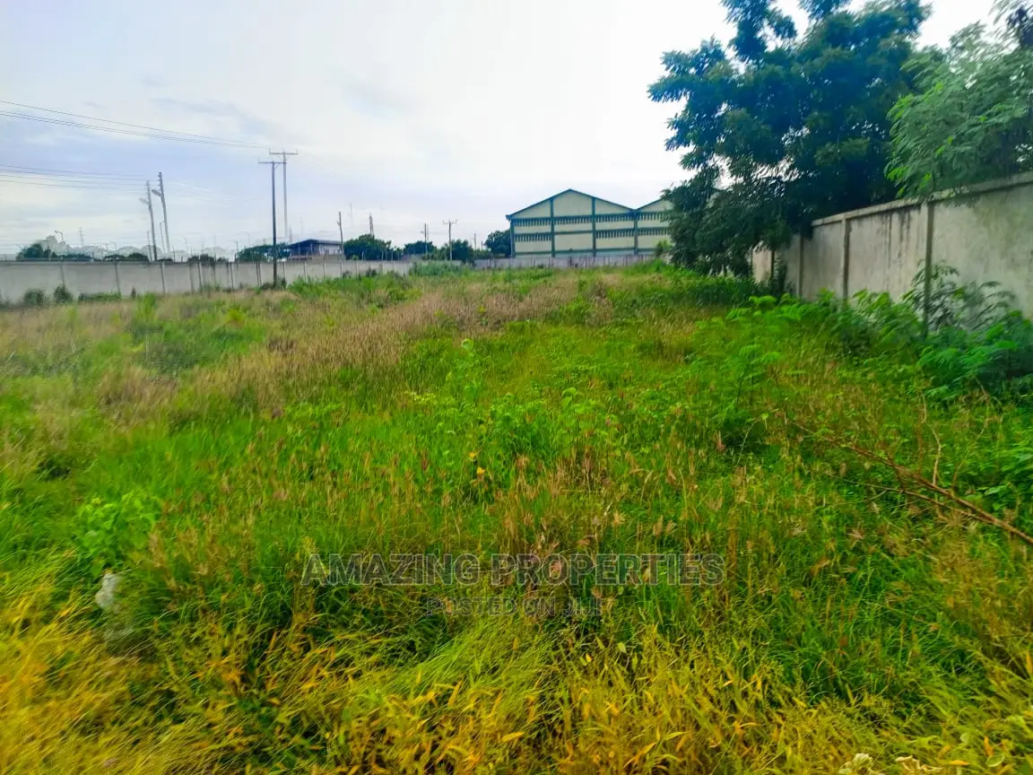 1 and Half Acres of Land at Ridge