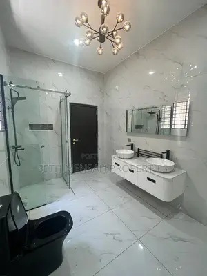 3bdrm House in Skm, Mile 7 for sale