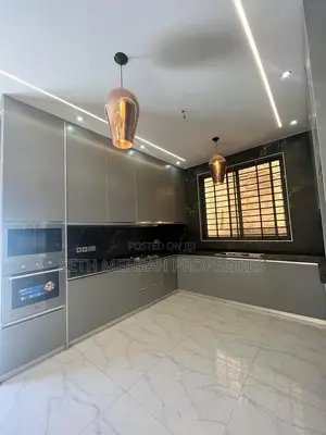 3bdrm House in Skm, Mile 7 for sale