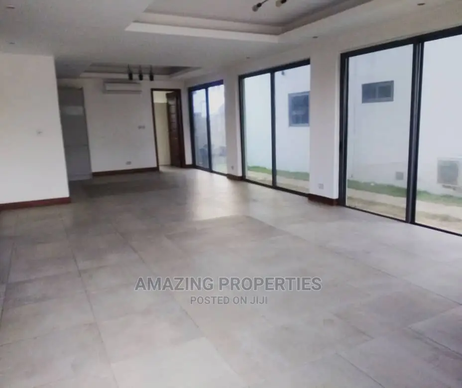 4bdrm Townhouse / Terrace in Abelemkpe for rent