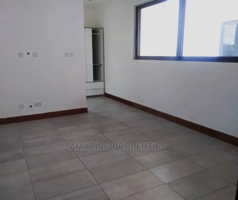 4bdrm Townhouse / Terrace in Abelemkpe for rent