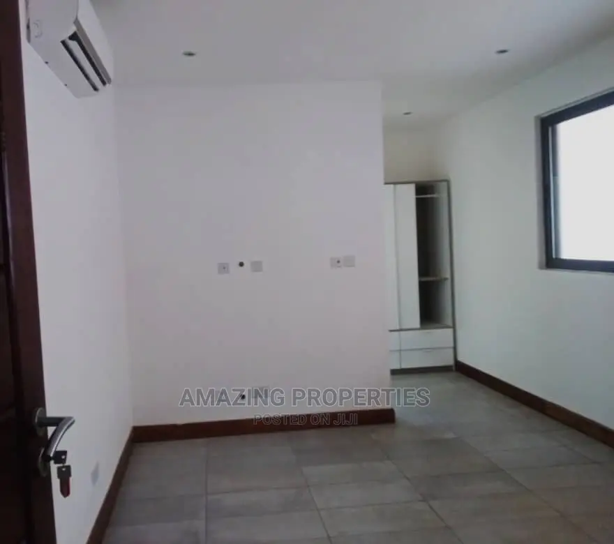 4bdrm Townhouse / Terrace in Abelemkpe for rent