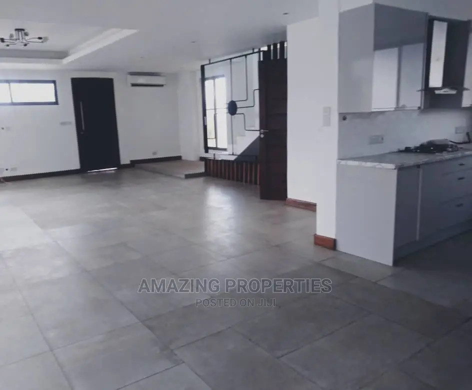 4bdrm Townhouse / Terrace in Abelemkpe for rent