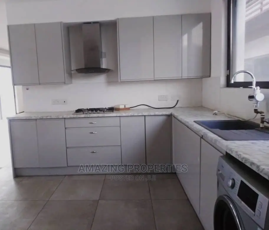 4bdrm Townhouse / Terrace in Abelemkpe for rent