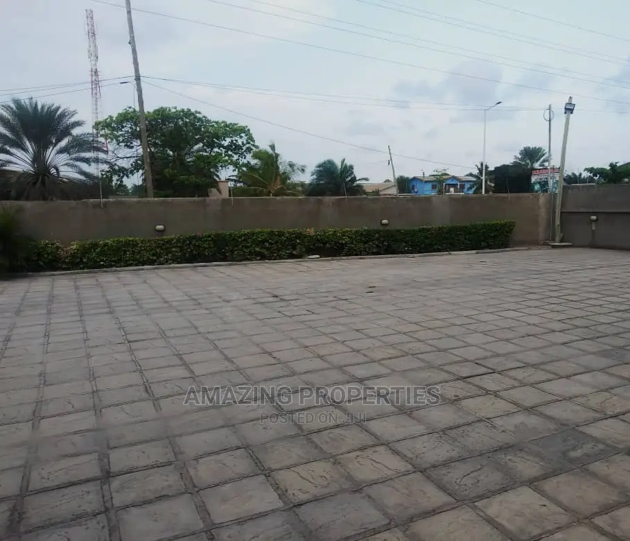 4bdrm Townhouse / Terrace in Abelemkpe for rent