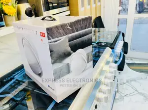 High Quality Sleek Grey Onyx 7 Studio Bluetooth Speaker