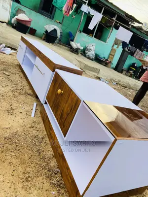 Original Tv Stand With Quality Centre Table