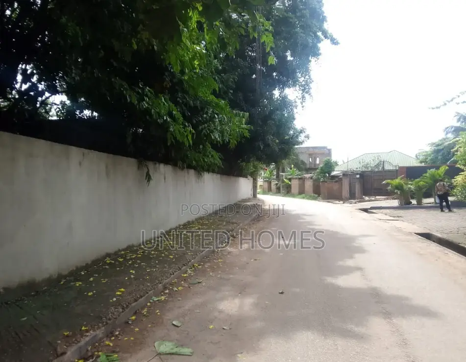 Achimota 4 Plot With Old House for Sale