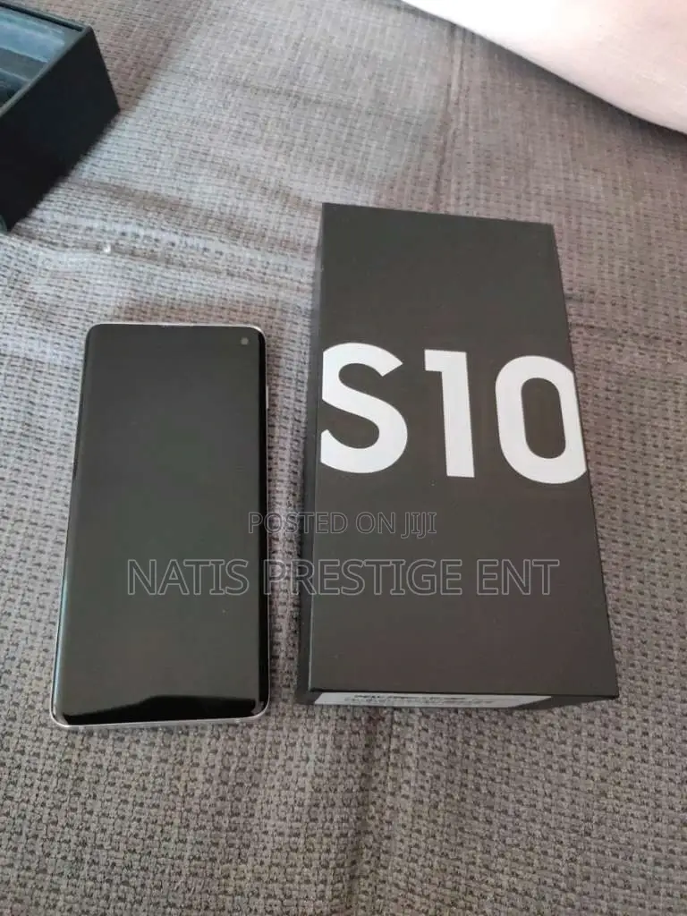 New Samsung Galaxy S10 128 GB Black