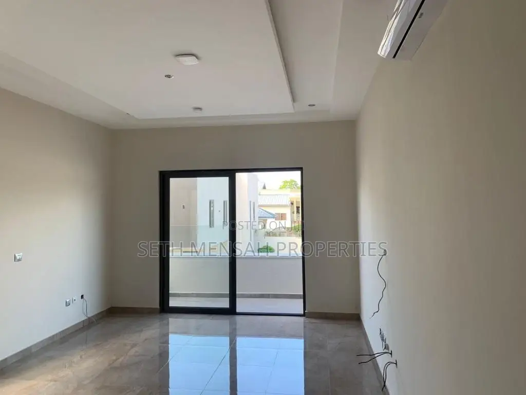 4bdrm Townhouse / Terrace in Skm, Airport Residential Area for rent