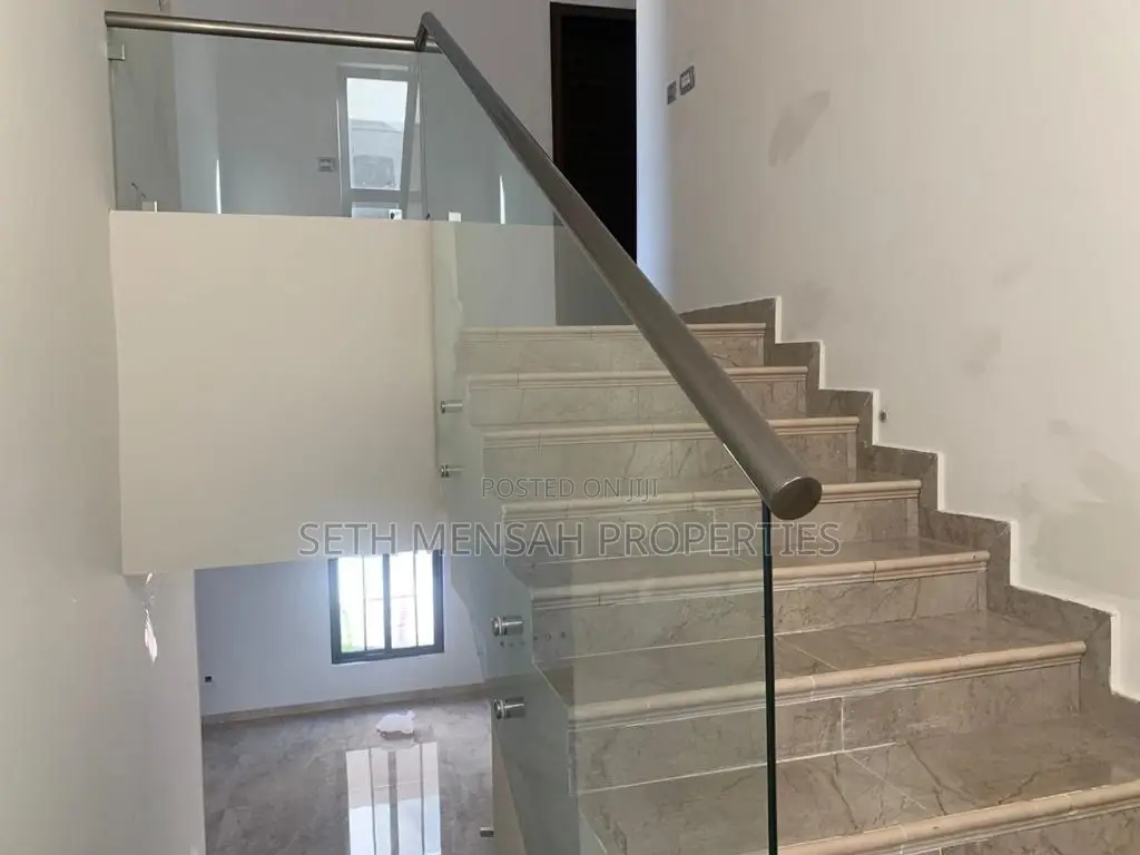 4bdrm Townhouse / Terrace in Skm, Airport Residential Area for rent