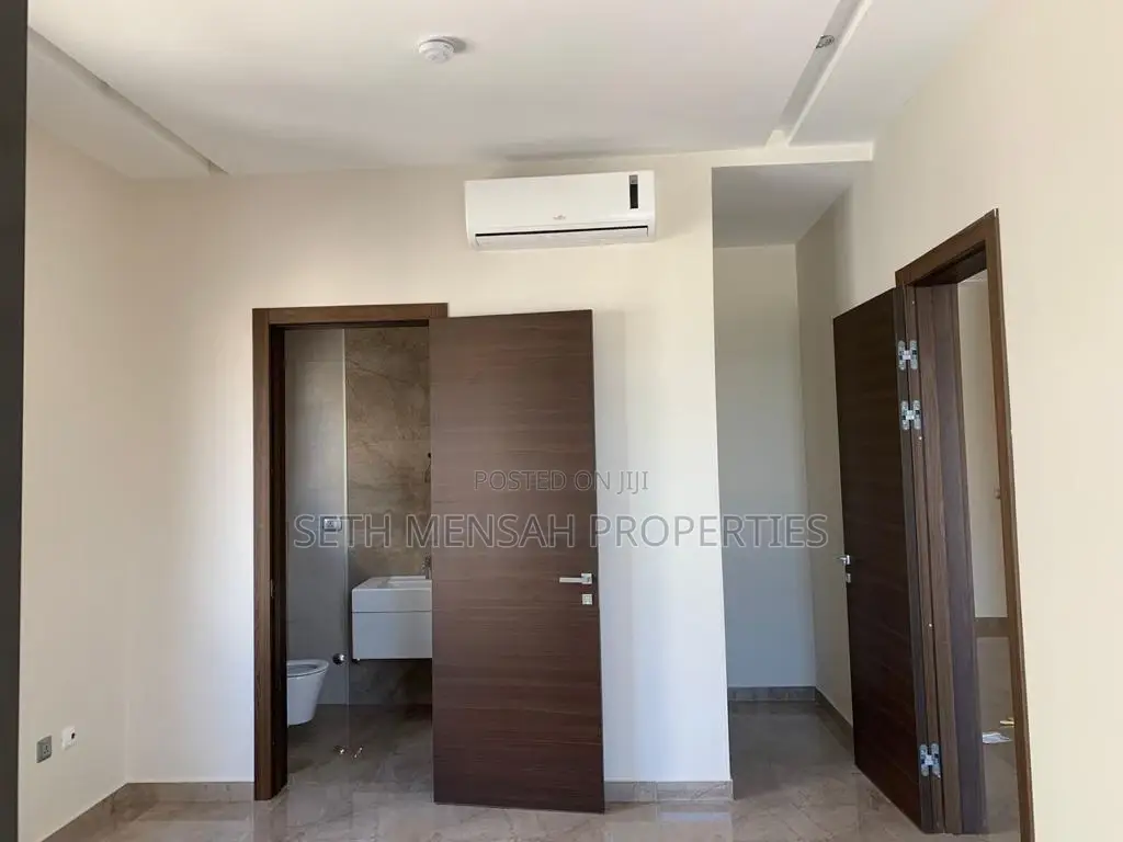 4bdrm Townhouse / Terrace in Skm, Airport Residential Area for rent