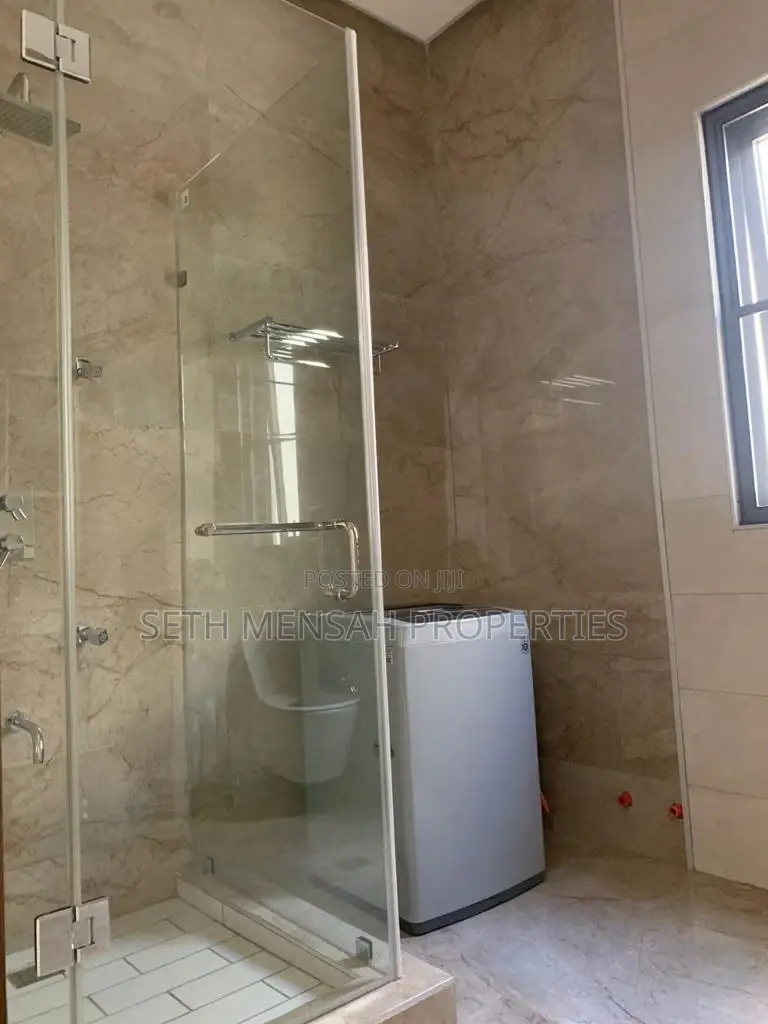 4bdrm Townhouse / Terrace in Skm, Airport Residential Area for rent