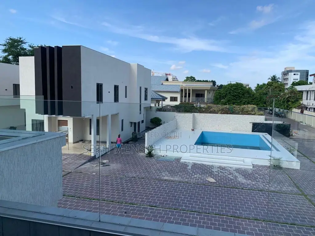 4bdrm Townhouse / Terrace in Skm, Airport Residential Area for rent