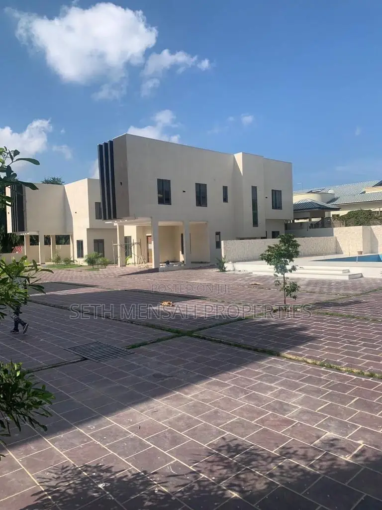 4bdrm Townhouse / Terrace in Skm, Airport Residential Area for rent