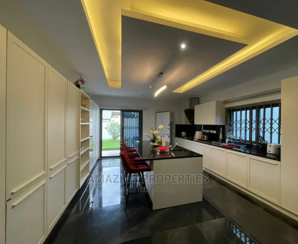5bdrm House in East Legon for sale