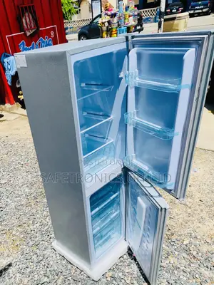 Nascof2-18fl Fridge 2 Doors Bottomfreezer LockAnd Key