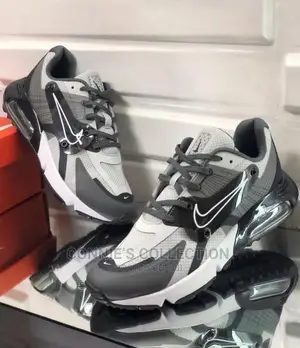 Nike Air Max 270 Flywire Runner Tech