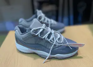 Air Jordan 11 Retro Low Top
