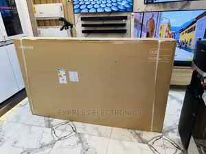 UHD Glossy Black Samsung Q60A 75”