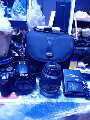 Nikon D3200 in Very Little Use Condition