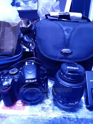 Nikon D3200 in Very Little Use Condition